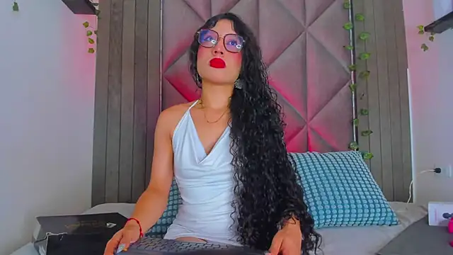 Snapshot of BriaConner_ chatting on June 15, 2026, 1:41 am BriaConner online show from June 15, 2026, 1:41 am