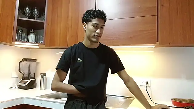 Snapshot of Masterikee chatting on October 17, 2025, 12:19 pm Masterikee online show from October 17, 2025, 12:19 pm