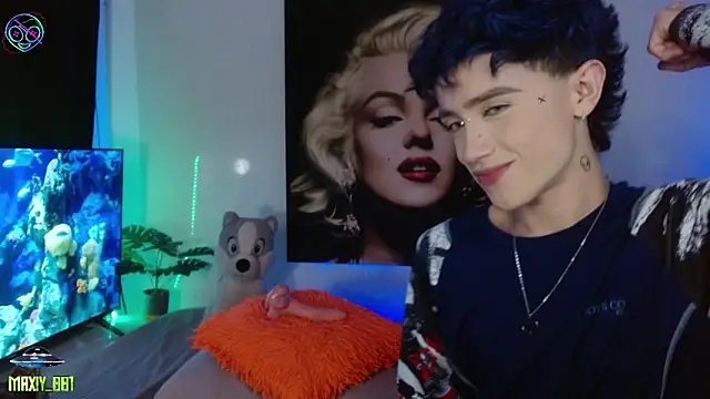 maxiy 001 online show from November 7, 2025, 6:46 am