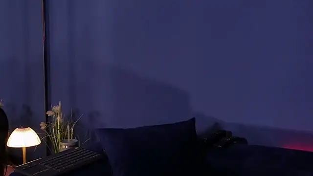 Snapshot of Olivia_Collins1 chatting on February 21, 2026, 12:22 am Olivia Collins1 online show from February 21, 2026, 12:22 am