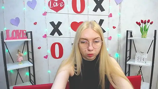 BeatriceFly online show from February 24, 2025, 12:16 pm