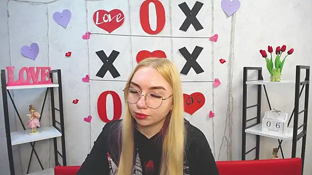 BeatriceFly online show from March 6, 2025, 4:49 pm