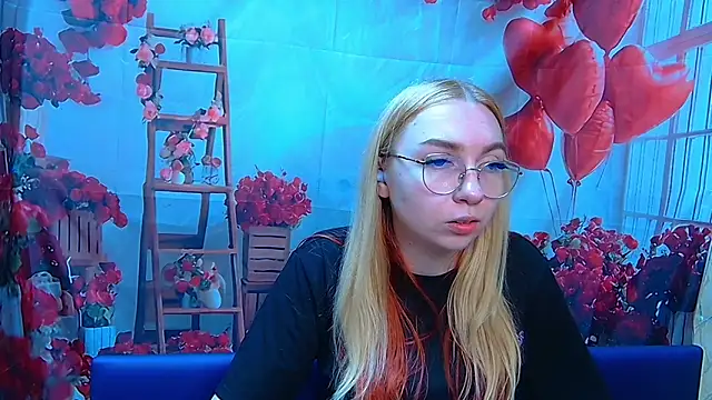 BeatriceFly online show from May 8, 2026, 12:43 pm