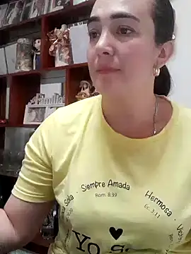 skayhot  online show from December 23, 2024, 2:07 pm