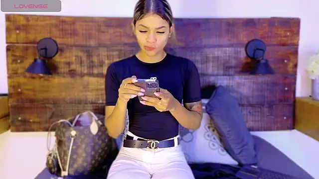 Celeste sanz online show from April 8, 2026, 10:04 am