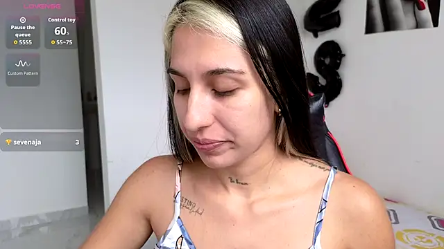 tammyandrade  online show from October 26, 2025, 4:46 pm