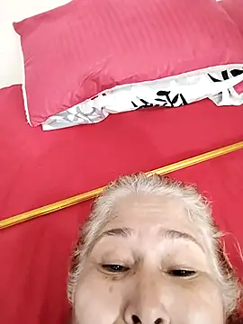 girl amada online show from November 2, 2025, 6:21 pm