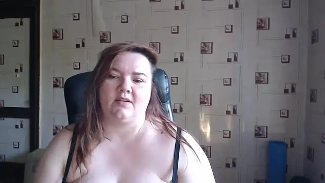 TasyaBigTTs online show from May 25, 2026, 4:24 pm