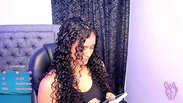 Snapshot of Adhara-zanne chatting on November 29, 2025, 5:27 pm Adhara-zanne online show from November 29, 2025, 5:27 pm