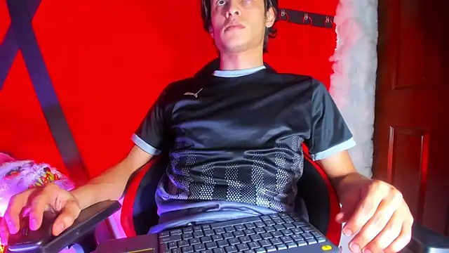 LilOwen  online show from April 14, 2026, 8:26 pm