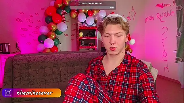 Snapshot of TheMikeSever chatting on December 24, 2024, 9:22 pm TheMikeSever online show from December 24, 2024, 9:22 pm