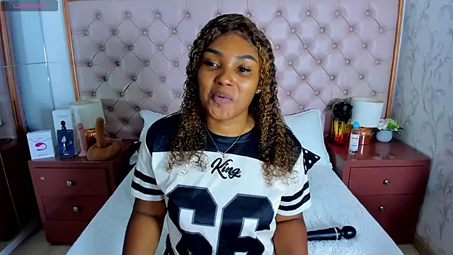 Isla Scott online show from March 21, 2025, 11:22 am