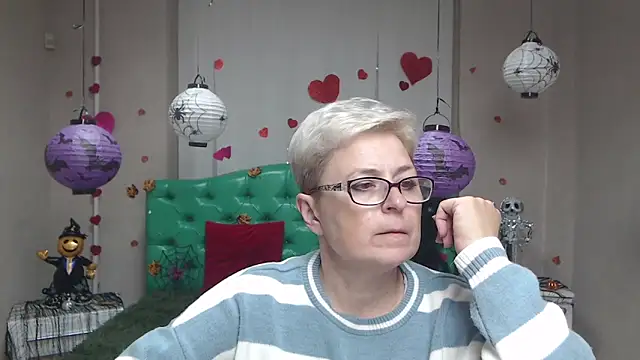 EmiliaGree online show from October 27, 2025, 6:01 pm