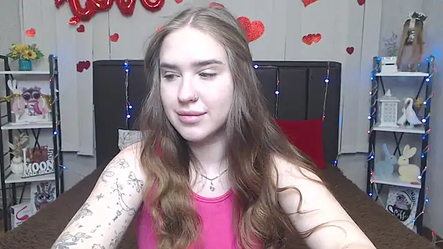LauraHlot online show from May 26, 2026, 6:42 am