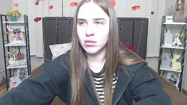 LauraHlot online show from May 31, 2026, 5:53 pm