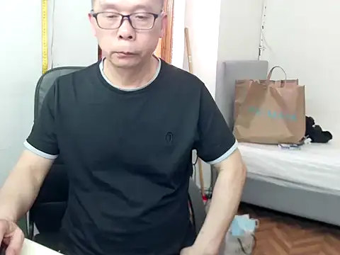 zwc147369 online show from May 23, 2026, 12:42 pm