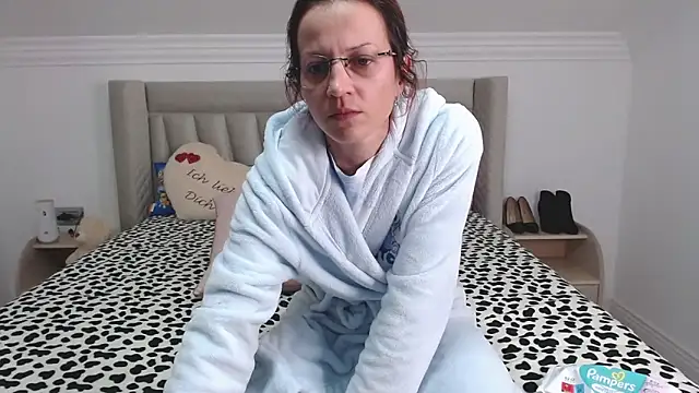 CatWoman0001 online show from November 30, 2025, 10:36 pm