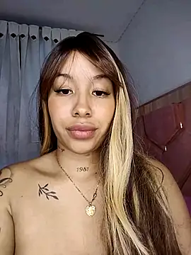 MarieLeon online show from February 26, 2025, 11:15 pm