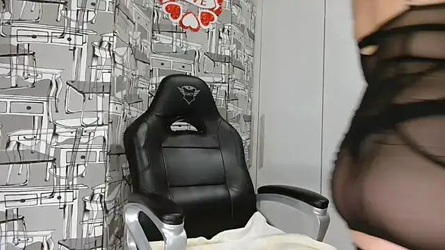 Snapshot of saraxt987 chatting on March 12, 2025, 9:34 am saraxt987 online show from March 12, 2025, 9:34 am