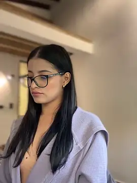 Arilw online show from November 4, 2025, 12:15 pm