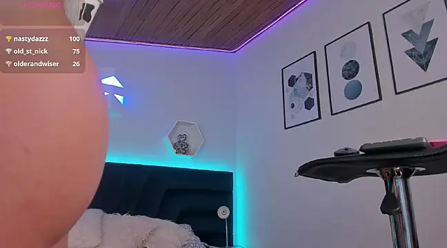 Snapshot of _gia_rose chatting on February 4, 2025, 8:59 pm gia rose online show from February 4, 2025, 8:59 pm