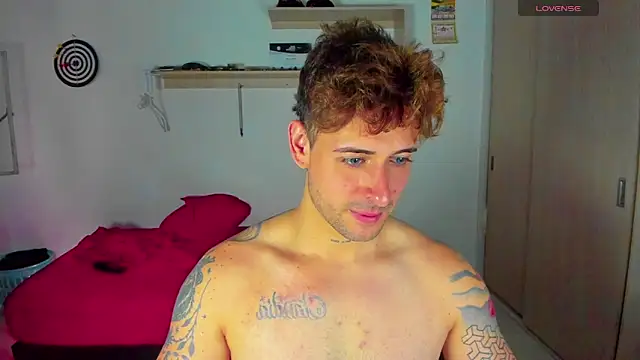 Snapshot of Ares_blue chatting on January 18, 2026, 3:38 pm Ares blue online show from January 18, 2026, 3:38 pm