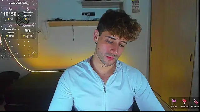 Snapshot of Ares_blue chatting on February 3, 2026, 1:04 am Ares blue online show from February 3, 2026, 1:04 am