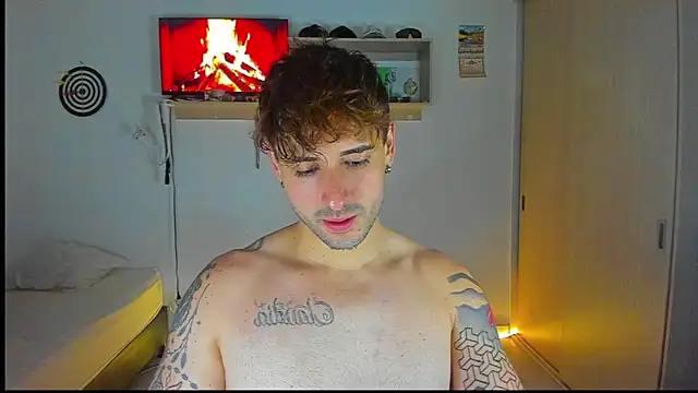 Snapshot of Ares_blue chatting on February 9, 2026, 12:09 pm Ares blue online show from February 9, 2026, 12:09 pm