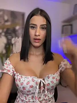 Snapshot of SarahhSmitth1 chatting on December 14, 2024, 10:28 pm SarahhSmitth1 online show from December 14, 2024, 10:28 pm