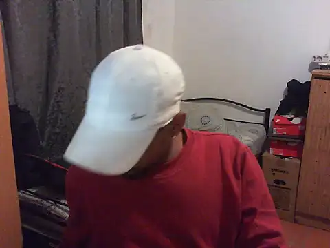 29YOURZ 28  online show from September 10, 2025, 4:40 pm