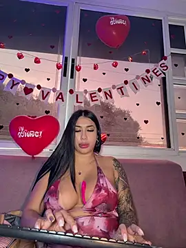 kiim taaylor online show from February 15, 2026, 2:03 pm