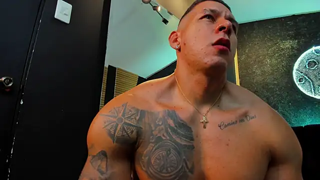 Snapshot of MassimoWalton2 chatting on January 10, 2025, 2:35 am MassimoWalton2 online show from January 10, 2025, 2:35 am