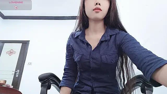 Lvy--v online show from December 6, 2024, 7:23 pm