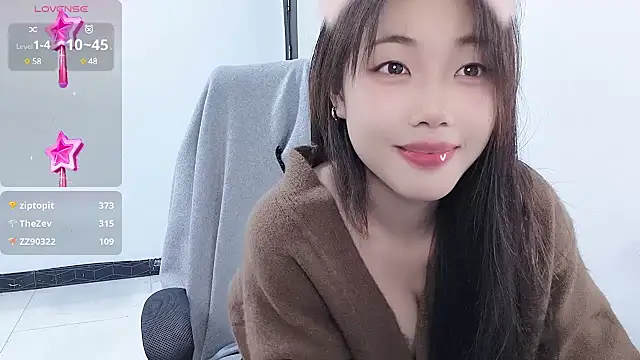 Lvy--v online show from December 10, 2024, 11:08 pm