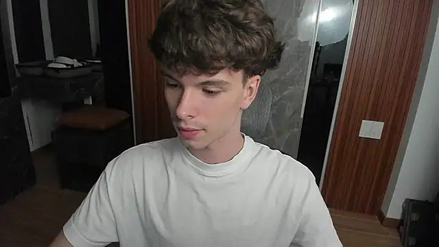 Snapshot of calvin_love_you chatting on May 16, 2026, 5:01 pm calvin love you online show from May 16, 2026, 5:01 pm