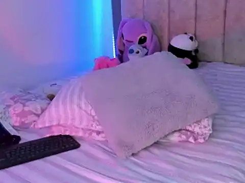 gatecharlotte  online show from March 29, 2026, 7:19 am