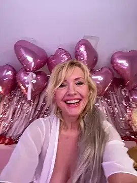 Snapshot of KelliRaid chatting on February 12, 2025, 8:16 am KelliRaid online show from February 12, 2025, 8:16 am