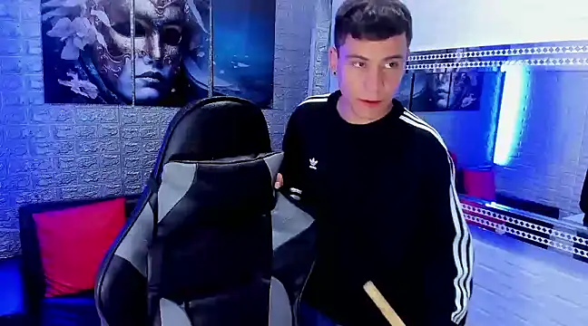 salvadorgomezx online show from December 16, 2024, 1:53 am