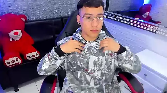 salvadorgomezx online show from February 19, 2025, 2:01 am