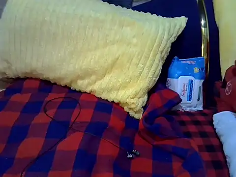 Snapshot of Soft_gal12 chatting on December 20, 2025, 6:42 am Soft gal12 online show from December 20, 2025, 6:42 am