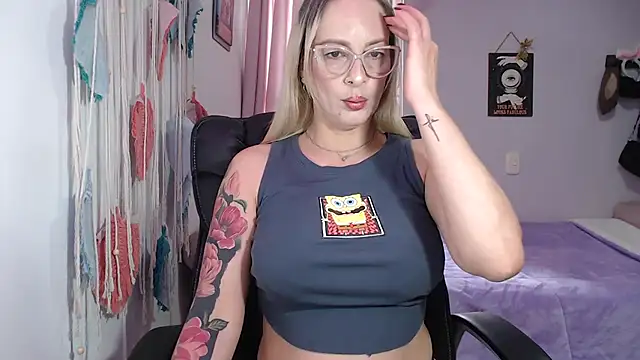 yulieth anamar online show from February 25, 2025, 9:24 pm