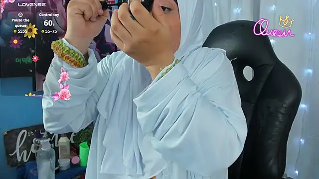 Snapshot of Falak-Yasin chatting on March 6, 2026, 11:39 am Falak-Yasin online show from March 6, 2026, 11:39 am