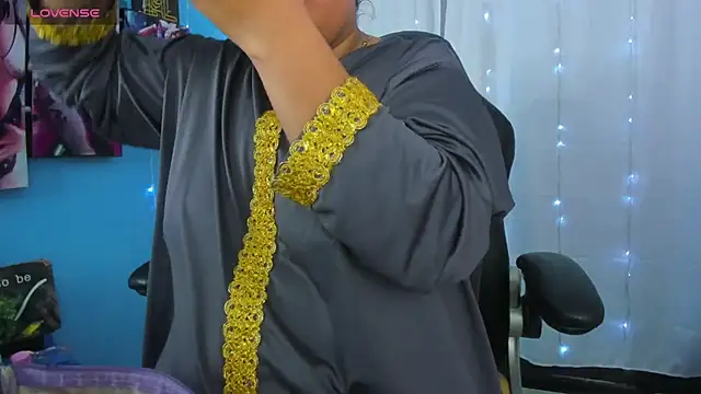 Snapshot of Falak-Yasin chatting on March 25, 2026, 11:38 am Falak-Yasin online show from March 25, 2026, 11:38 am