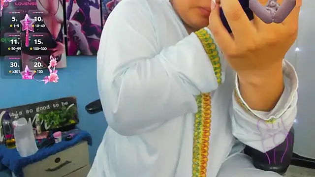 Snapshot of Falak-Yasin chatting on March 26, 2026, 11:49 am Falak-Yasin online show from March 26, 2026, 11:49 am