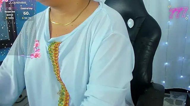 Snapshot of Falak-Yasin chatting on April 6, 2026, 12:17 pm Falak-Yasin online show from April 6, 2026, 12:17 pm