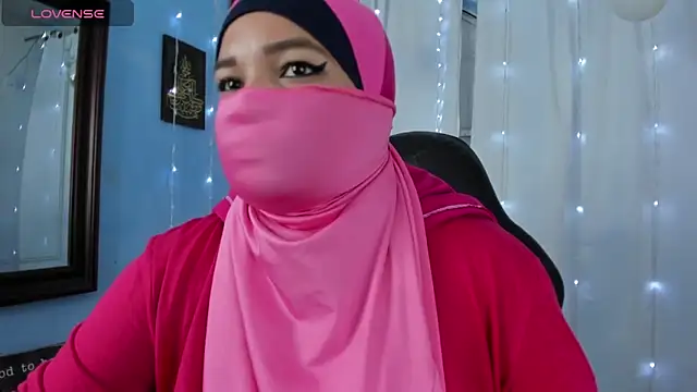 Snapshot of Falak-Yasin chatting on April 15, 2026, 12:23 pm Falak-Yasin online show from April 15, 2026, 12:23 pm