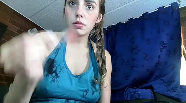 Snapshot of ValeriaLacrozee chatting on January 13, 2025, 7:31 pm ValeriaLacrozee online show from January 13, 2025, 7:31 pm