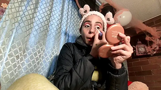 Snapshot of ValeriaLacrozee chatting on October 21, 2025, 6:41 pm ValeriaLacrozee online show from October 21, 2025, 6:41 pm