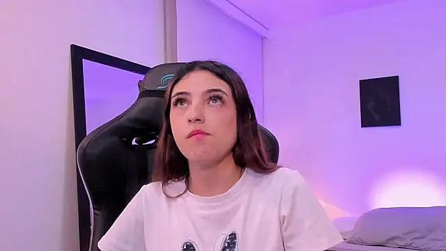 sofiarouge online show from November 11, 2025, 8:20 pm