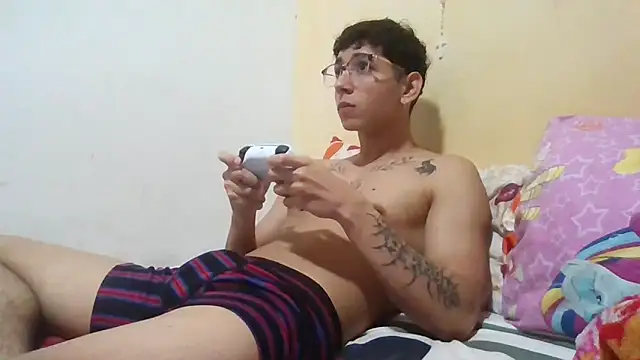 Snapshot of Dillom420 chatting on December 13, 2024, 3:49 am Dillom420 online show from December 13, 2024, 3:49 am